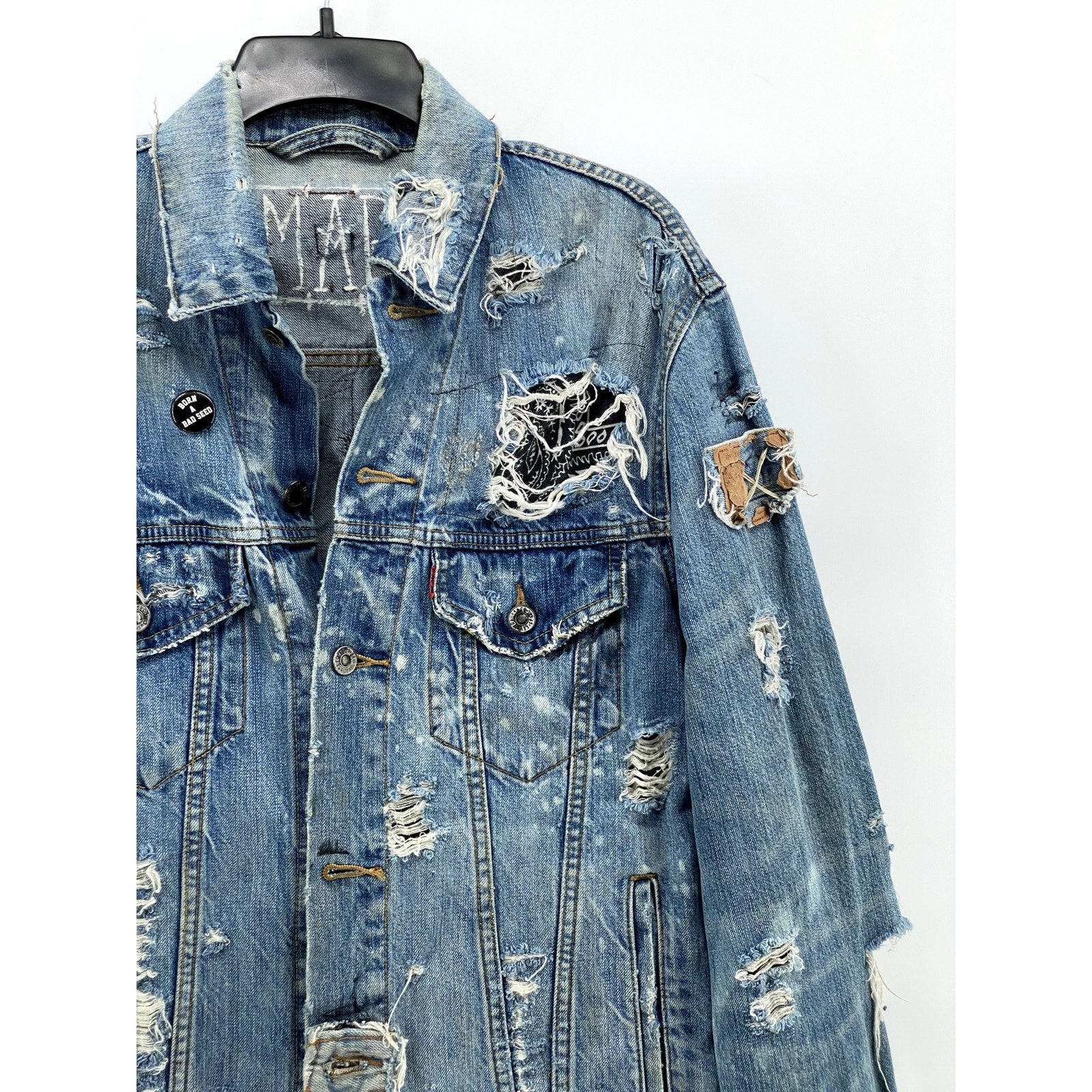 LEVI'S Men's Medium Wash Distressed Patchwork Streetwear Button-Up Jacket SZ M/L