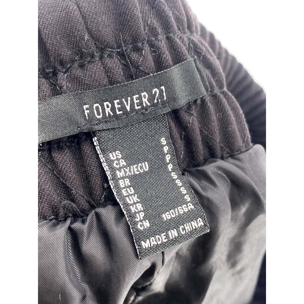 FOREVER 21 Women's Black Quilted Casual Pull-On Elastic Waist Shorts SZ S