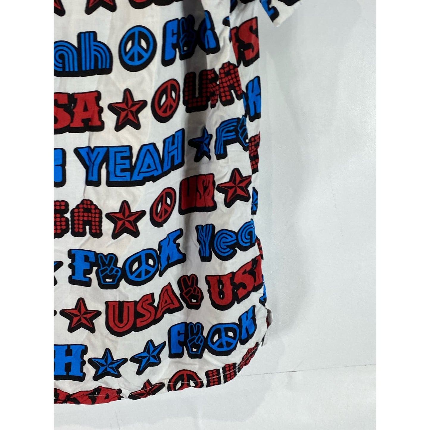 URBAN OUTFITTERS Men's White/Red/Blue "F YEAH" Graphic Button-Up Shirt SZ L