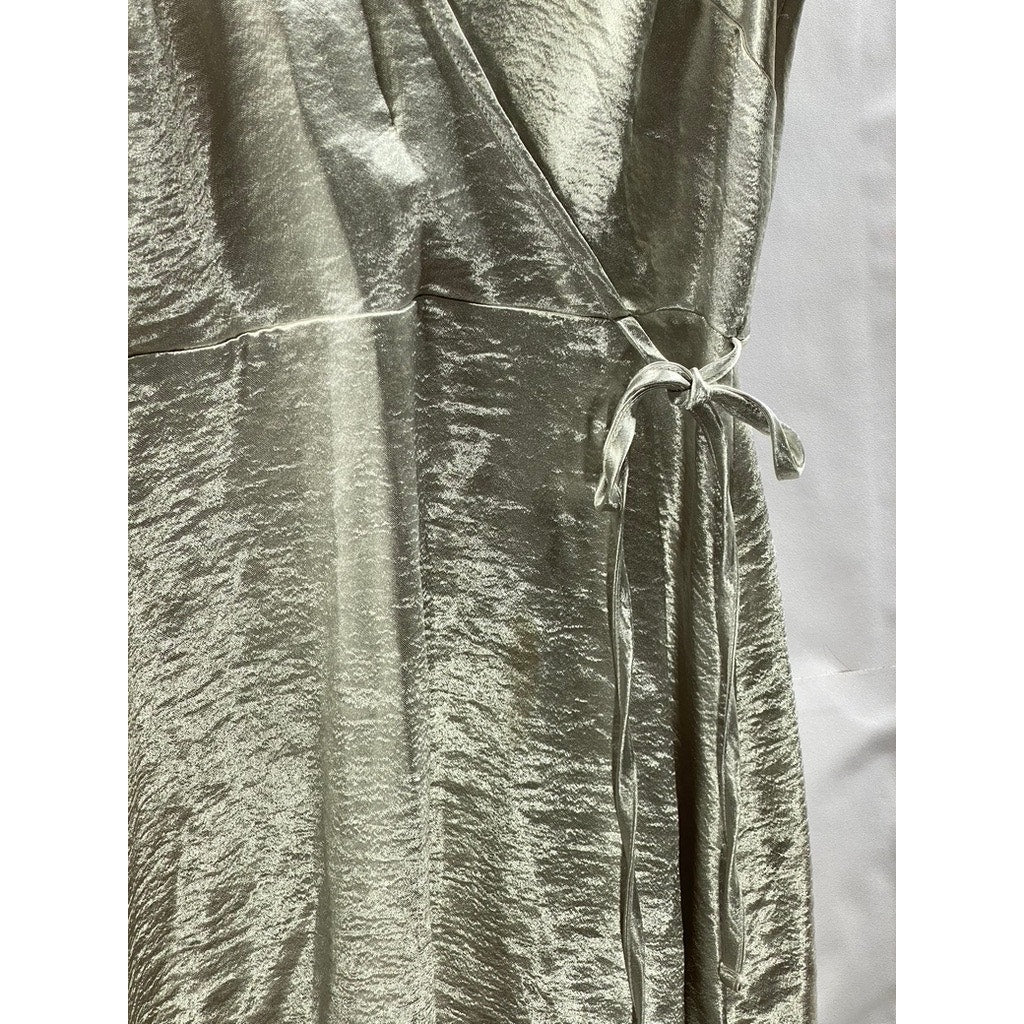 FOREVER 21 Women’s Silver Metallic V-Neck Cut-Out Short Sleeve Mini Dress SZ M