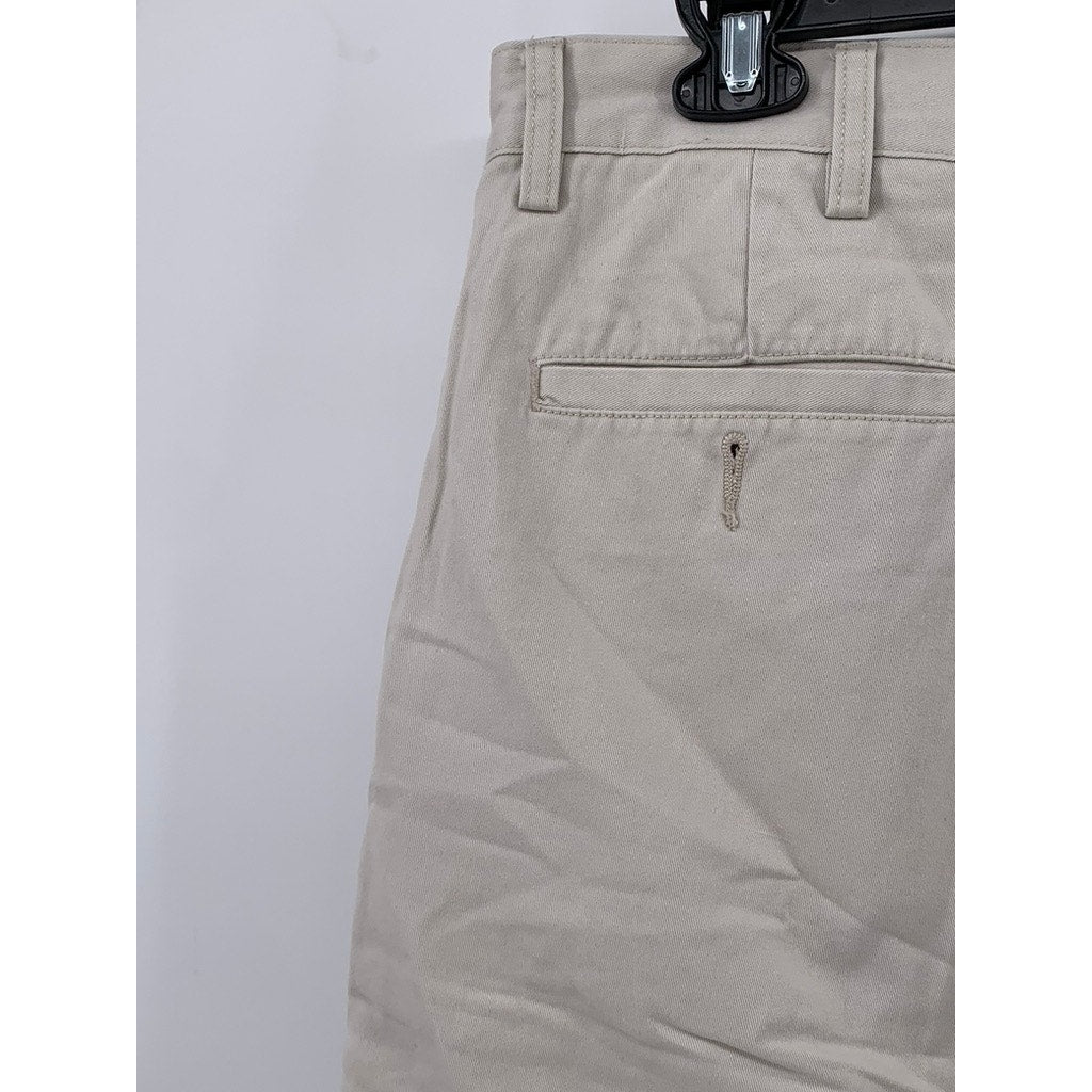 ST. JOHN'S BAY Men's Classic Cotton Beige Solid Dad Shorts SZ 38