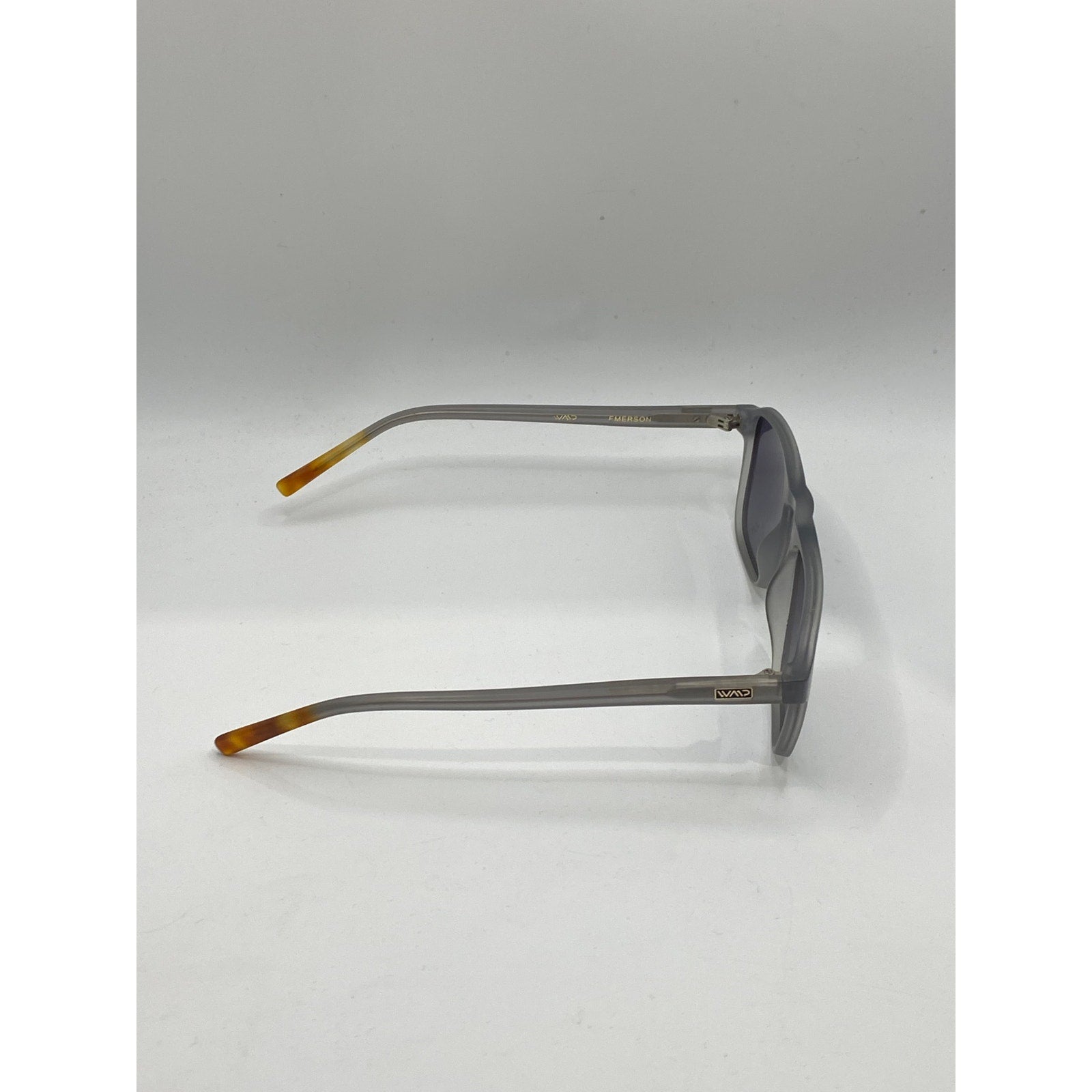 WMP Men's Gray Polarized Aviator One-Bridge Modern Square Lens Sunglasses