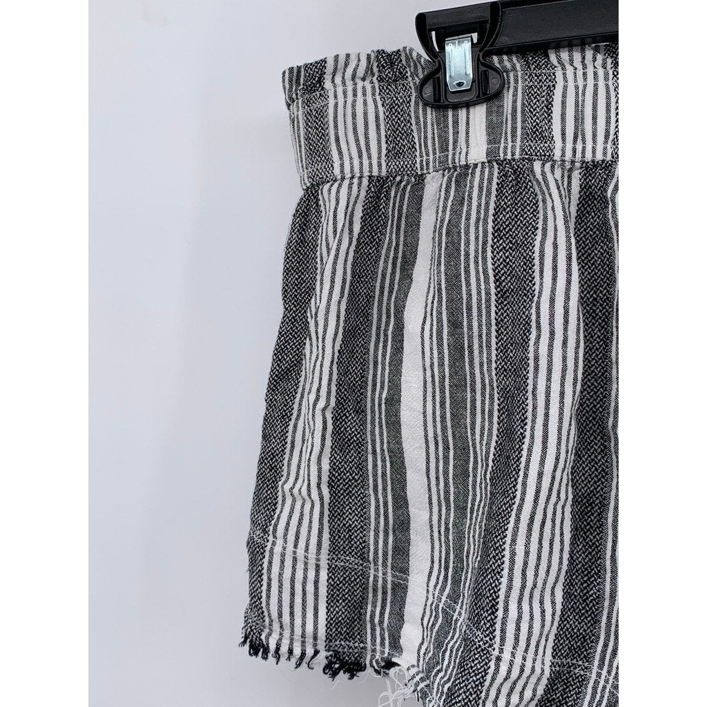 MADDEN GIRL Women's Black Striped Frayed-Hem Linen Blend Shorts SZ L