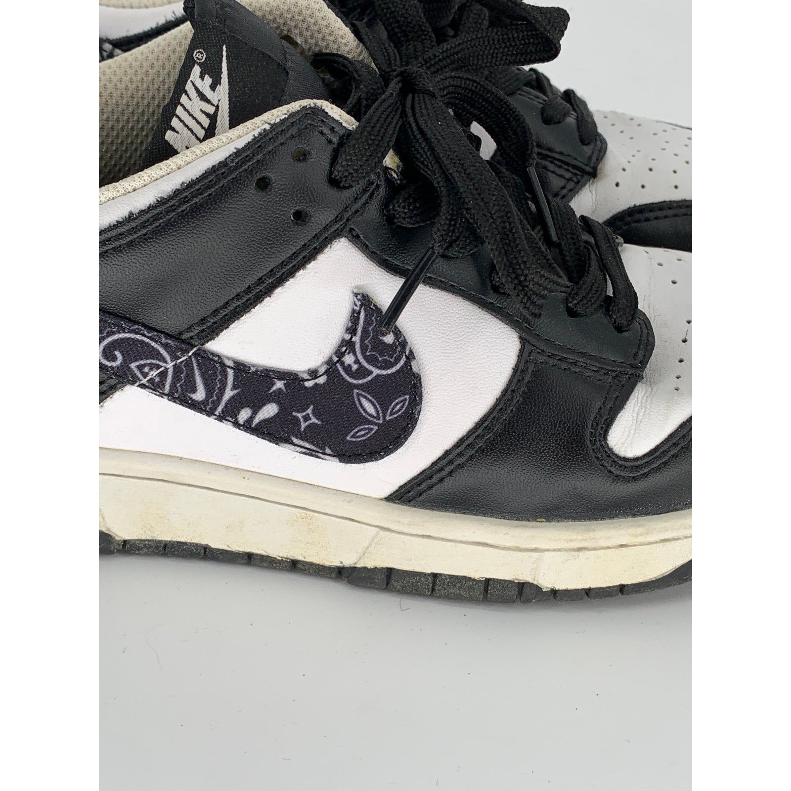 NIKE Women's Black-White Paisley Low Top Dunk Lace-Up Sneakers SZ 8