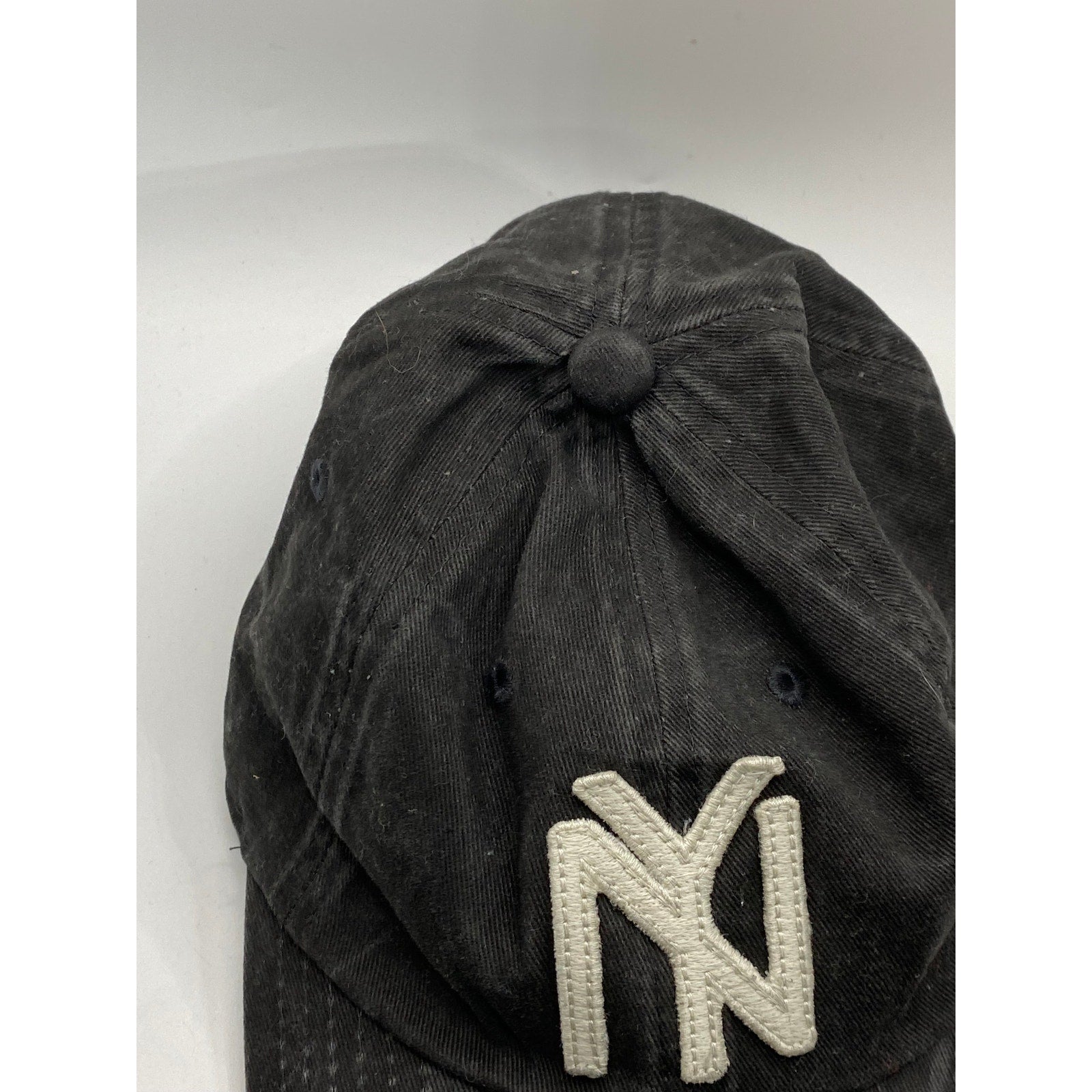 AMERICAN NEEDLE ARCHIVE Men's Vintage Black Patch New York Yankees Baseball Cap