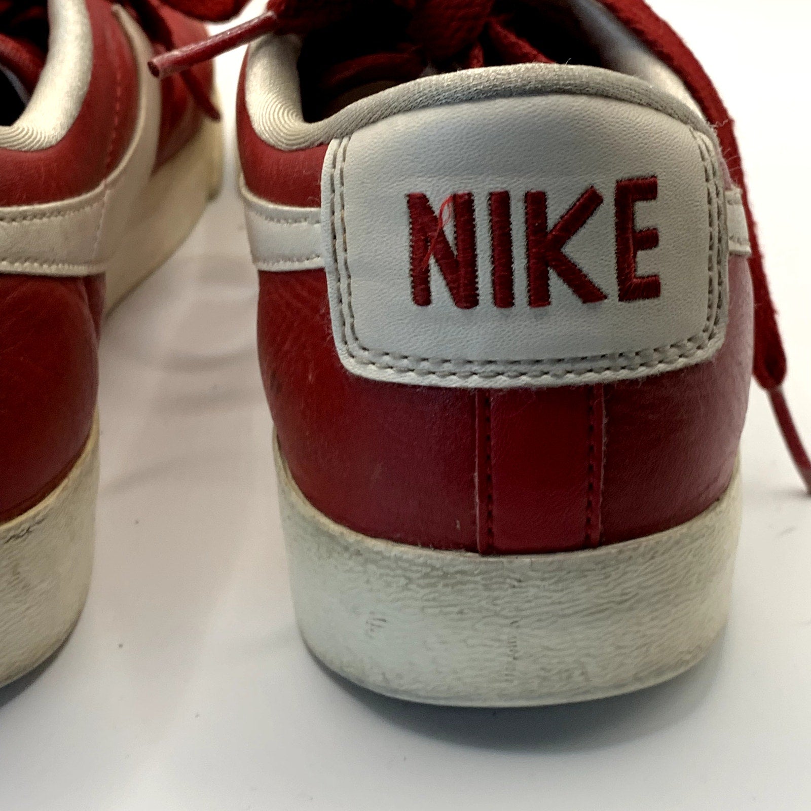 NIKE Women's Burgundy/White Blazer Low-Top Lace-Up Sneakers SZ 7.5