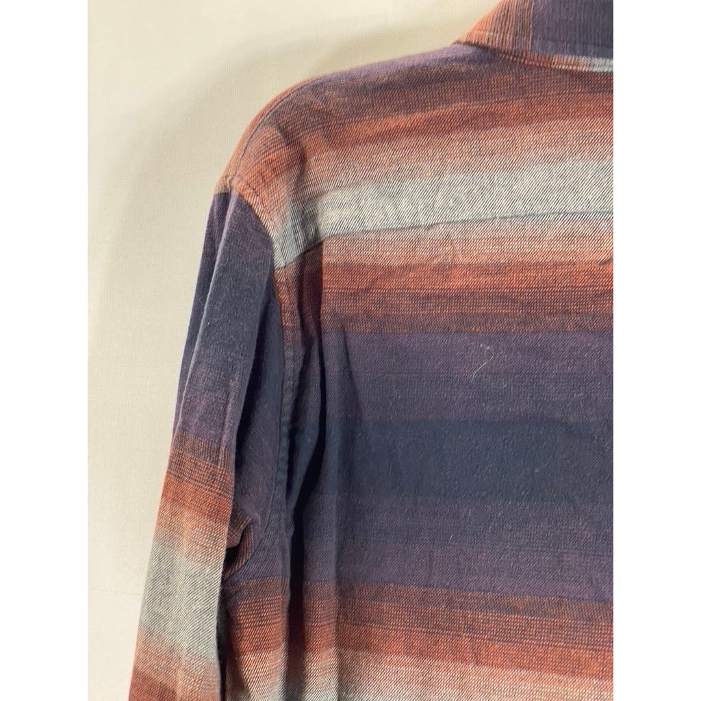 TAILOR VINTAGE Men's Blue/Red Stripe Luxe Performance Desert Stripe Shirt SZ M