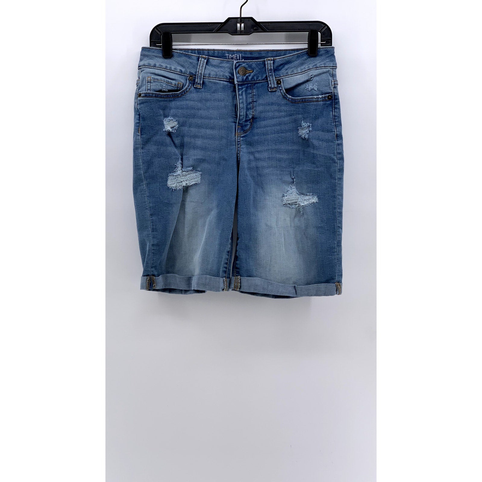 TIME & TRU Women's Light Wash Denim Distressed Bermuda Shorts SZ 4