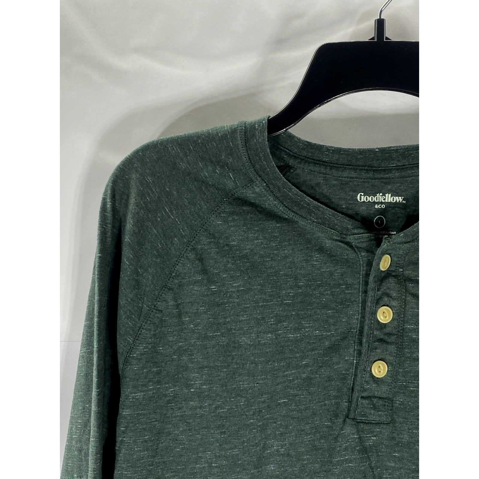 GOODFELLOW & CO Men’s Emerald Green Standard Fit Long Sleeve Henley Shirt SZ L