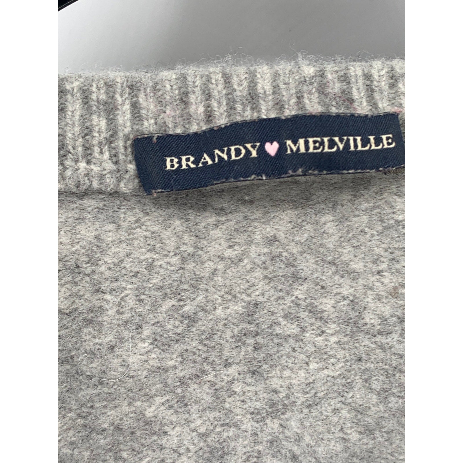BRANDY MELVILLE Women's Heather Gray Wool V-Neck Long Sleeve Sweater SZ OS