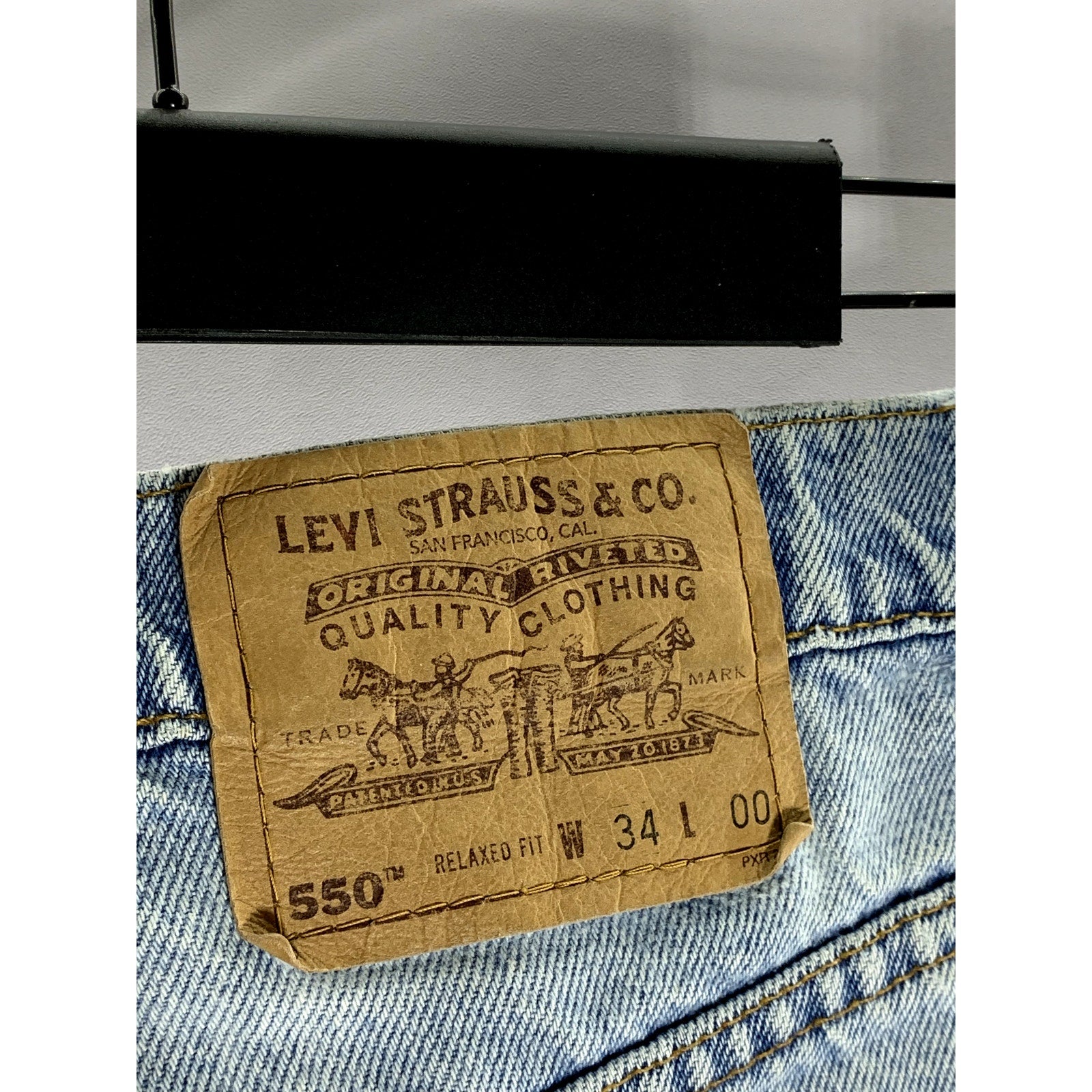 LEVI'S Men's Vintage Light Blue Denim 550 Relaxed-Fit Five-Pocket Shorts SZ 34