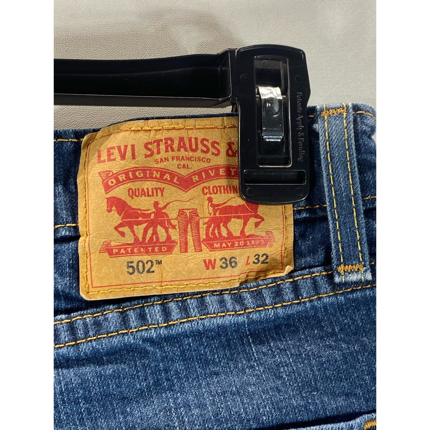 LEVI STRAUSS & CO Men's Dark Blue Faded 502 Tapered-Fit Five-Pocket Jean SZ36X32