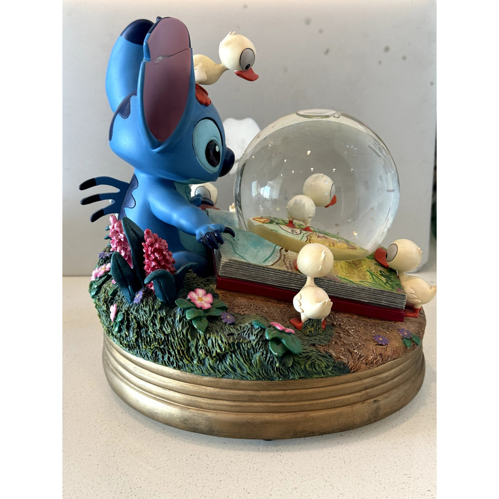 DISNEY RARE 2007 LE Lilo & Stitch Ugly Duckling Music Snow Globe 8.5"