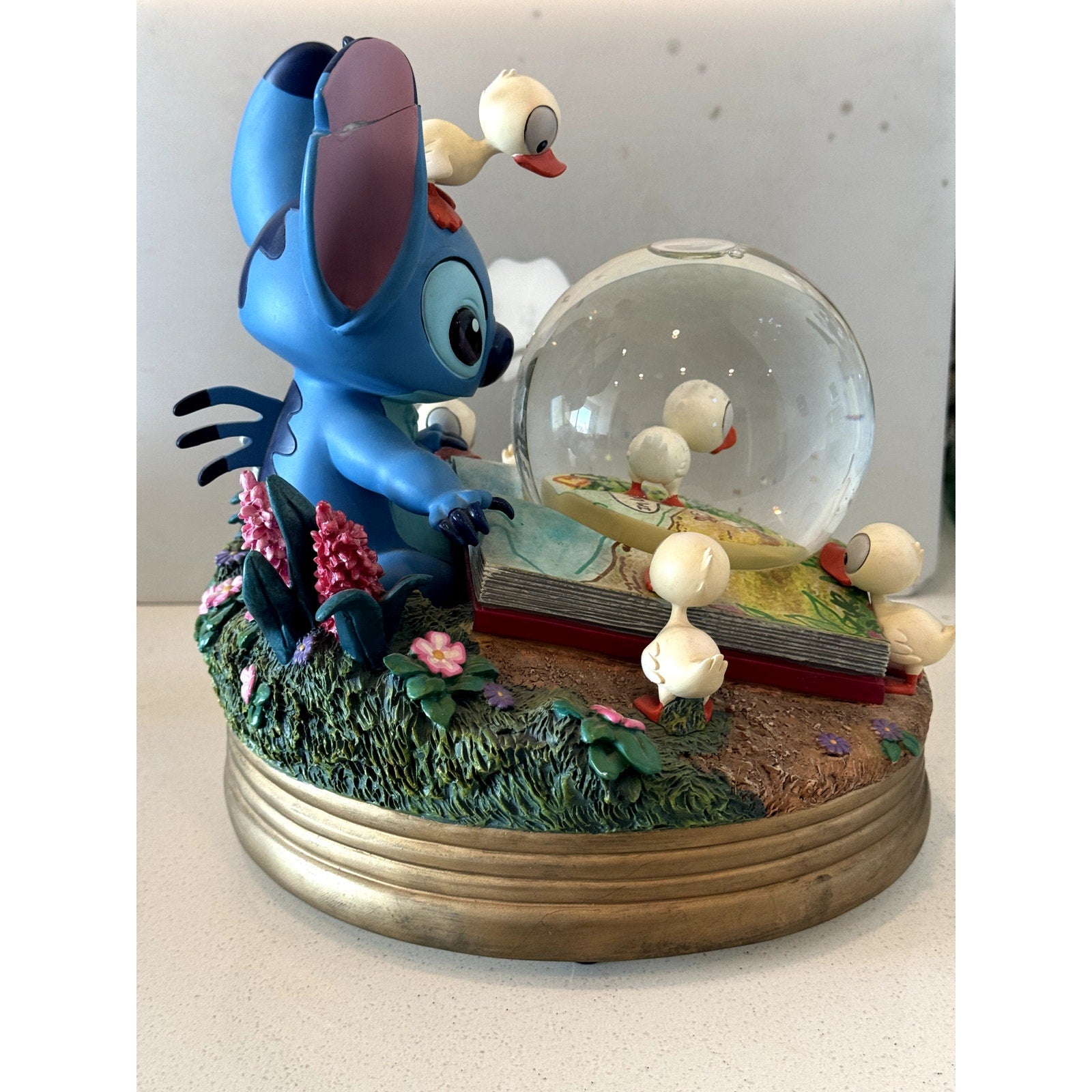 DISNEY RARE 2007 LE Lilo & Stitch Ugly Duckling Music Snow Globe 8.5"