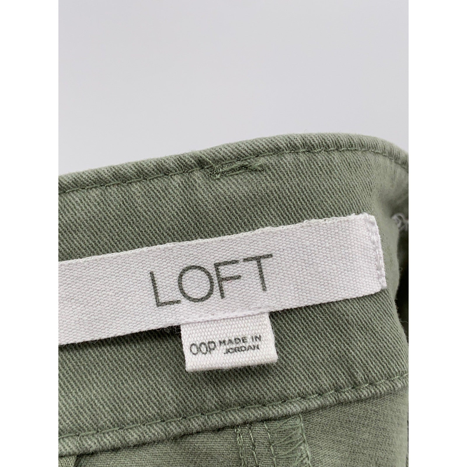 LOFT Women's Petite Olive Green Monroe Casual 4" Chino Shorts SZ 00P