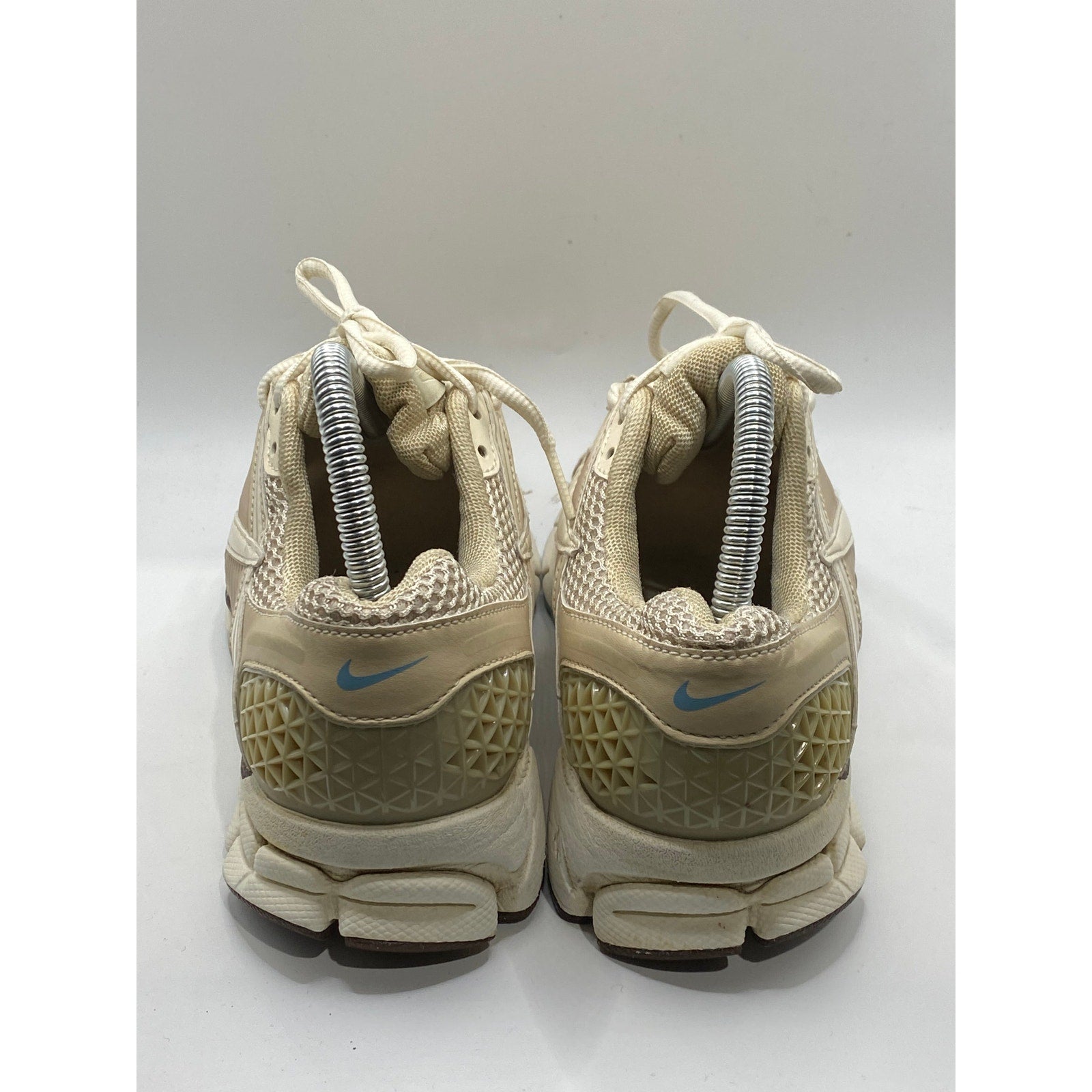 NIKE Women's Oatmeal Mesh Zoom Vomero 5 Lace-Up Active Sneakers SZ 7