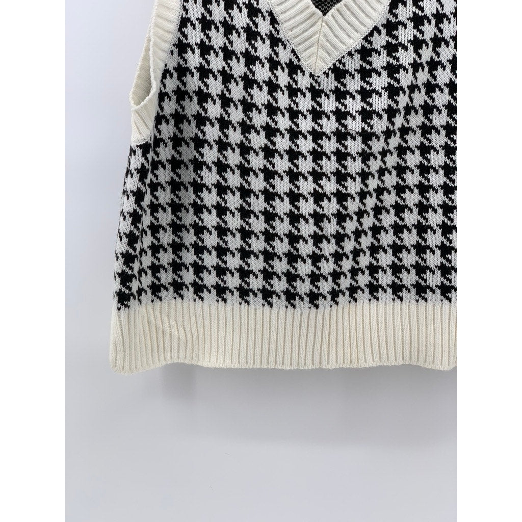 UNBRANDED Women's Black-White Houndstooth V-Neck Knit Sweater Vest SZ M