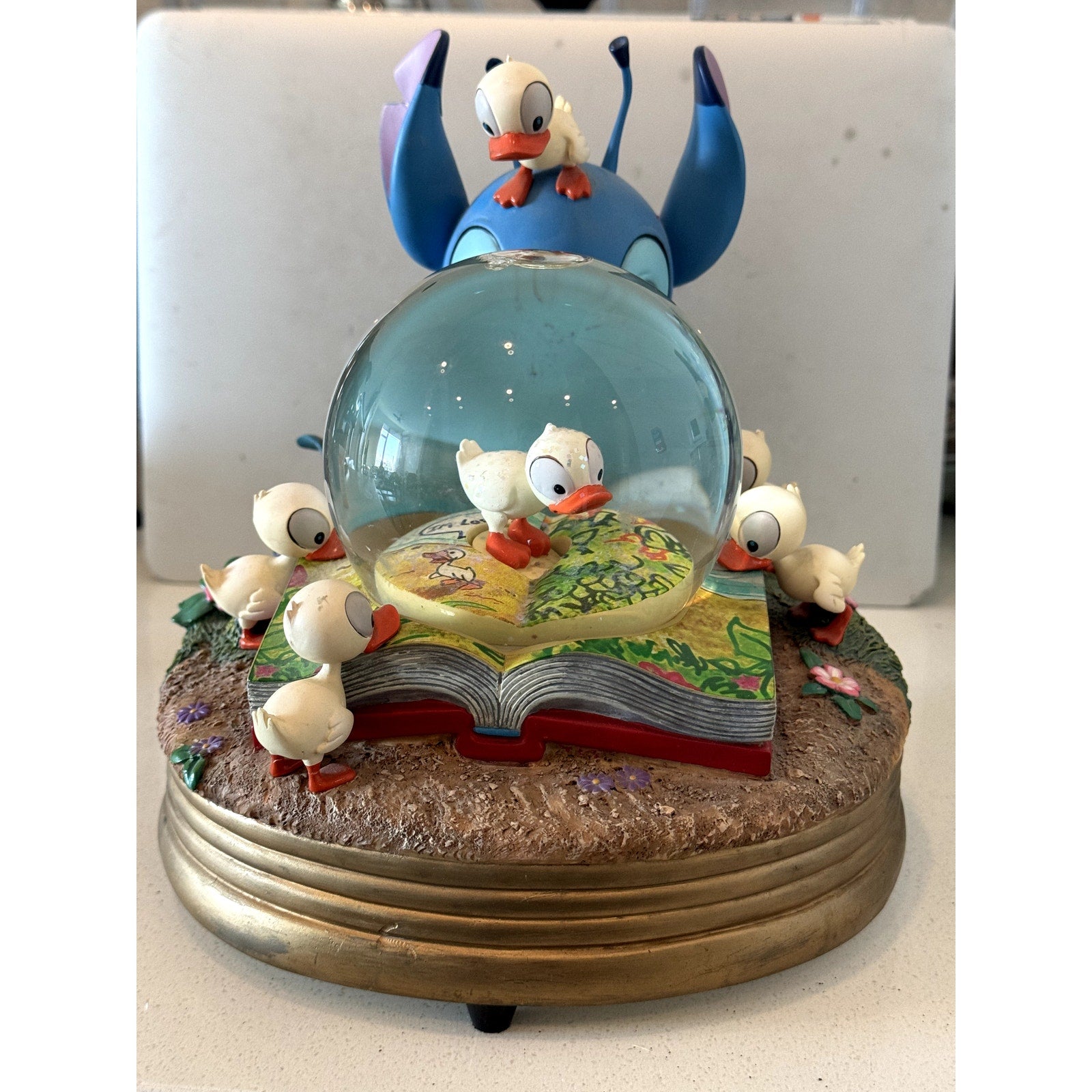 DISNEY RARE 2007 LE Lilo & Stitch Ugly Duckling Music Snow Globe 8.5"