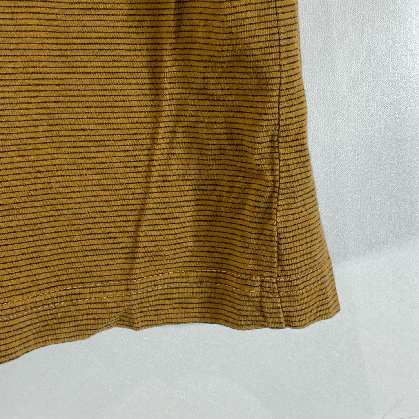 URBAN OUTFITTERS Men's Yellow Striped Crewneck Short Sleeve Shirt SZ S