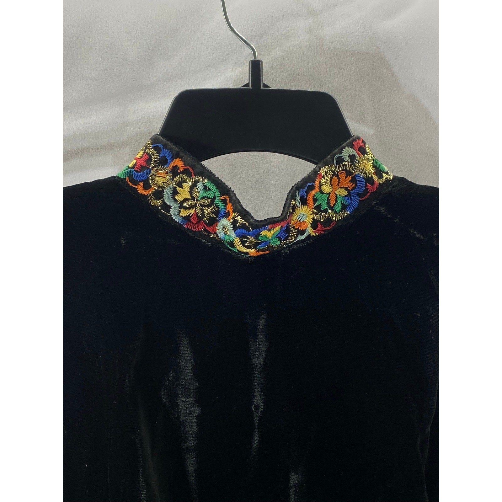 ILGWU Women's Vintage Black Velvet Embroidered Mock-Neck Sleeveless Jumpsuit SZS