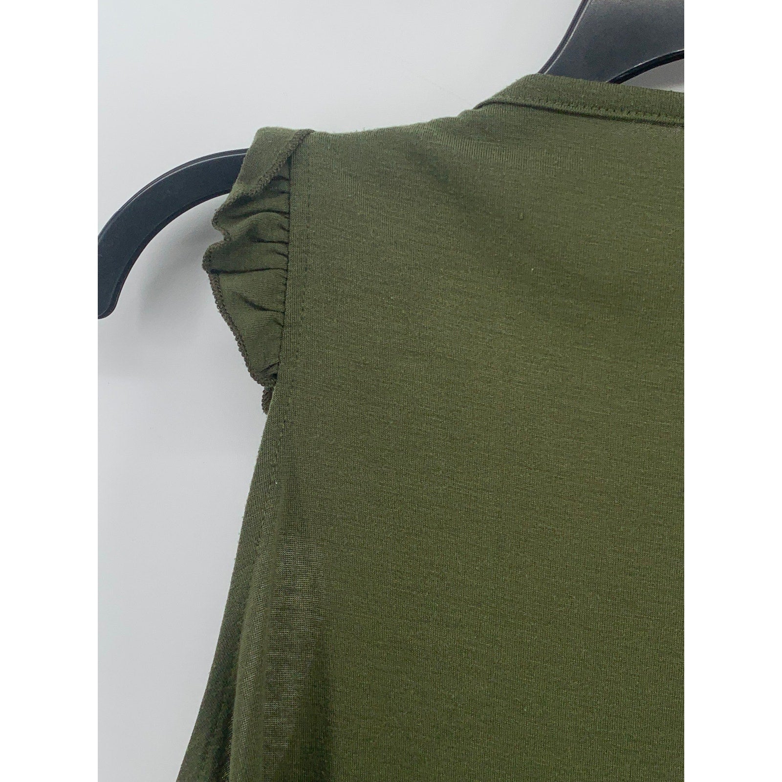 M+P+E Women's Green Scoop-Neck Ball Detail Ruffle Tank Top SZ M
