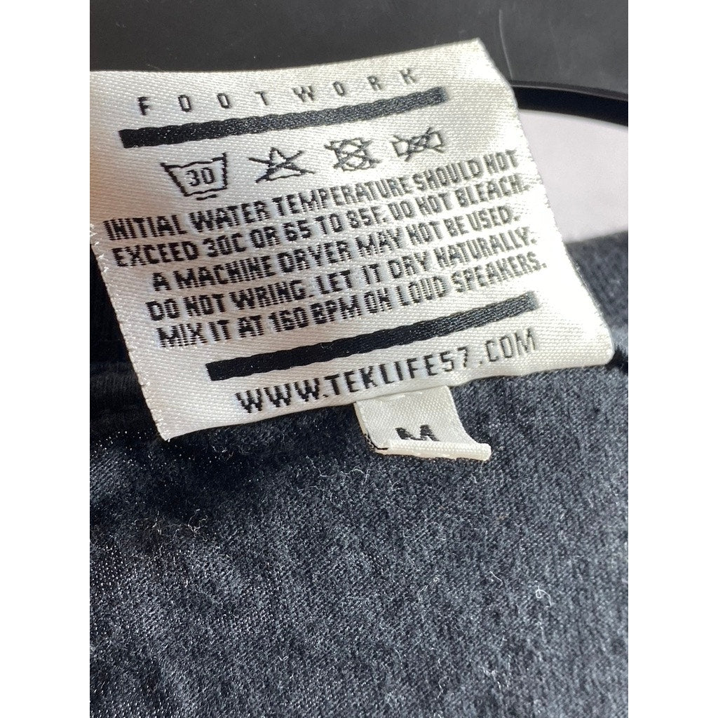TEKLIFE Men's Black-White Crewneck Hexagon Graphic Short Sleeve T-Shirt SZ M