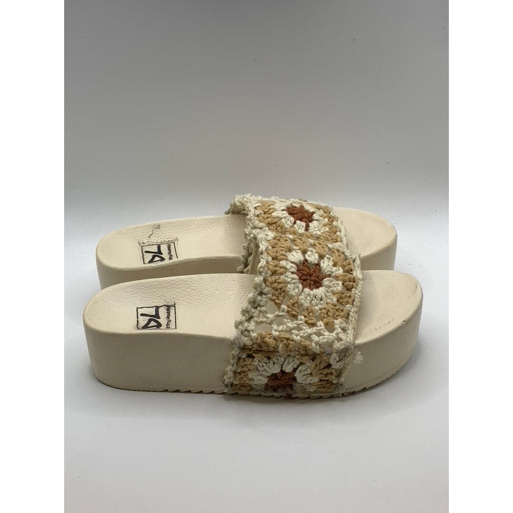 DIRTY LAUNDRY Women's Beige Knit Worble Slip-On Wedge Sandals SZ 7