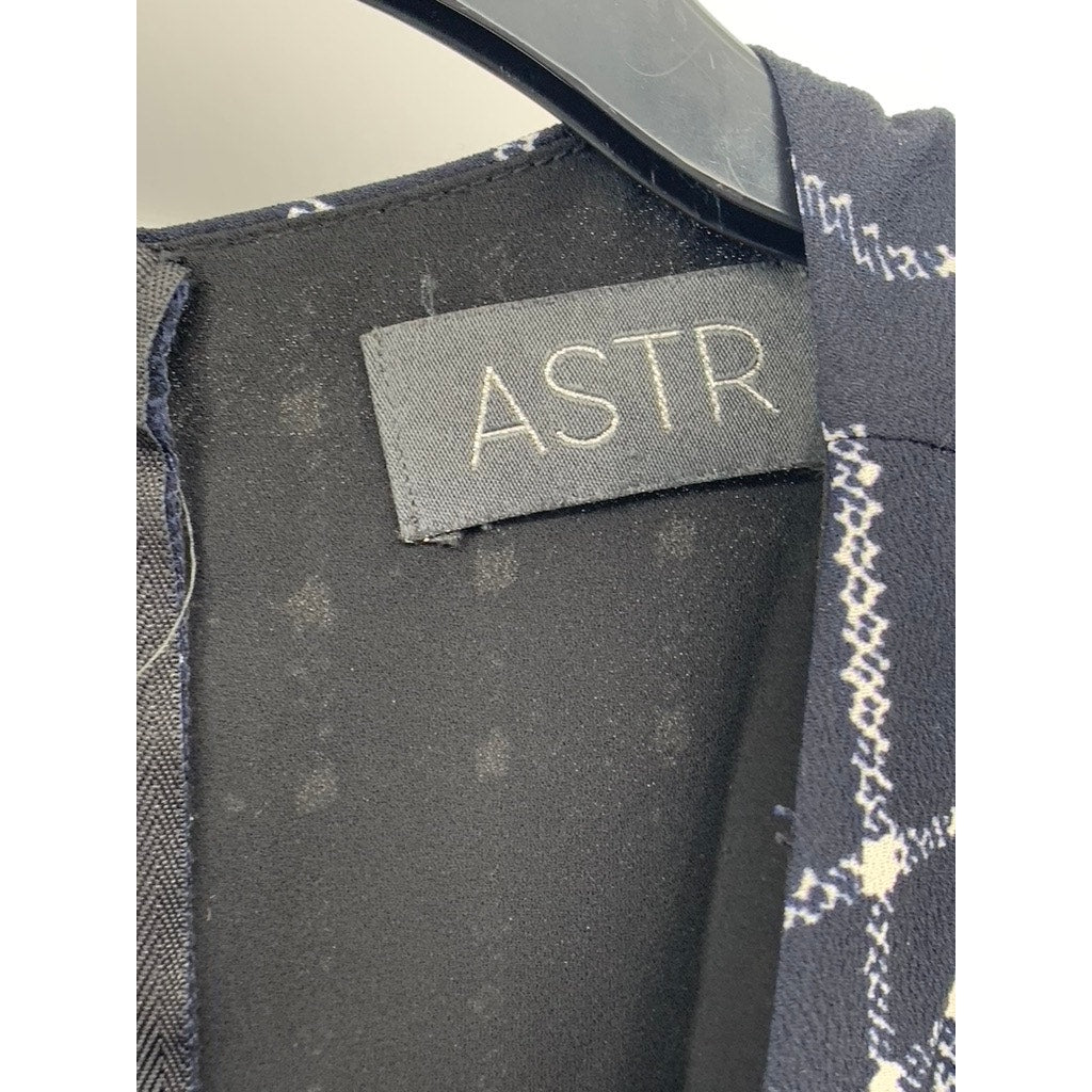 ASTR Women's Blue-Black Plaid Sleeveless Top SZ S