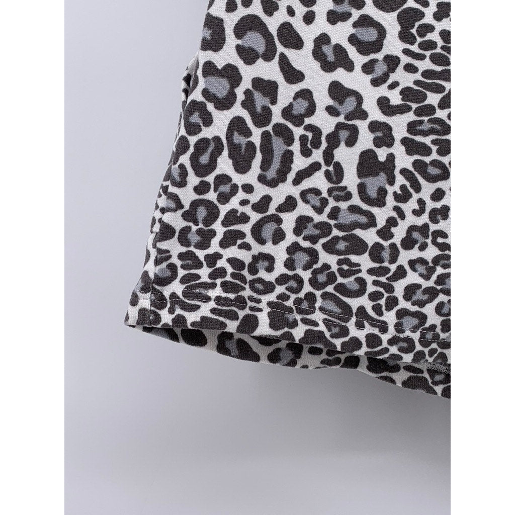 UNBRANDED Women's Gray-White Cheetah Print Pull-On Casual Shorts SZ S