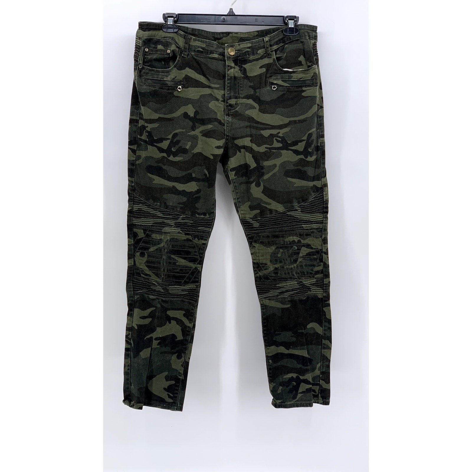 FASHION JEANS WEAR Men's Green Camo Tapered Textured Pants SZ 40