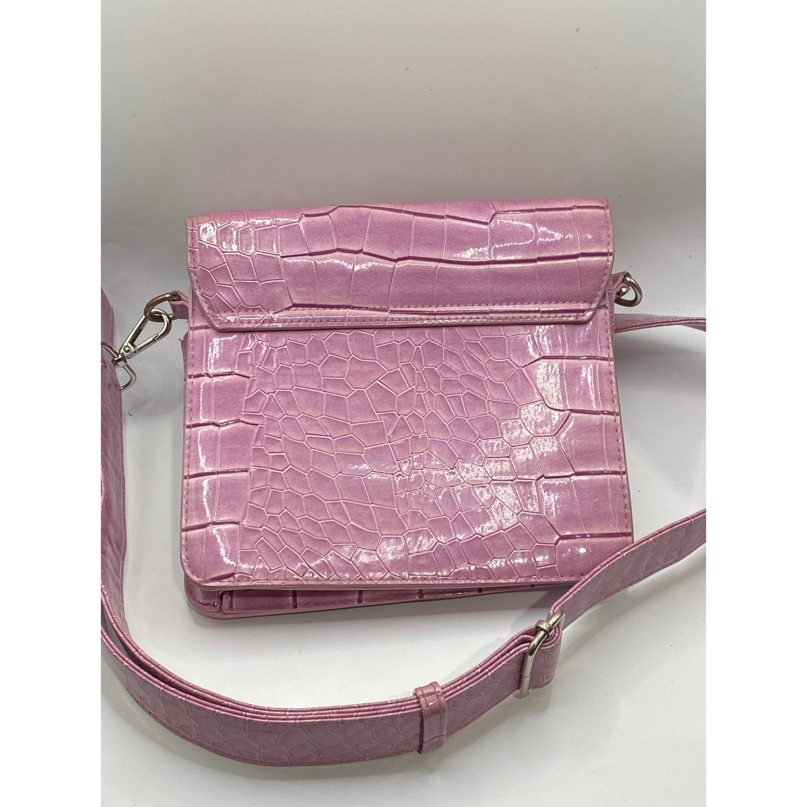 HVISK Women's Pastel Purple Faux-Leather Cayman Pocket Crossbody Purse