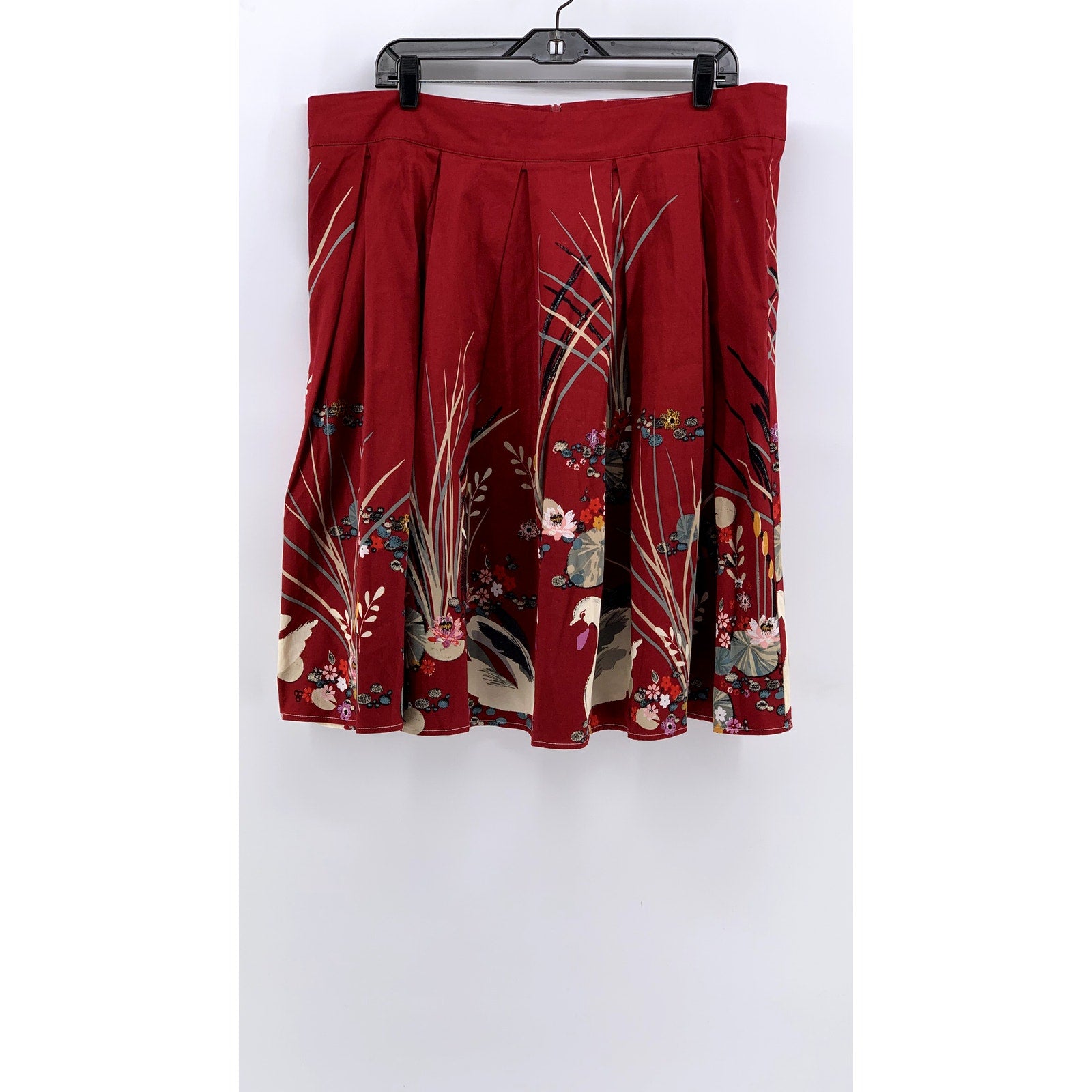 UNBRANDED Women's Plus Red Printed A-Line Pleated Knee Skirt SZ 3XL