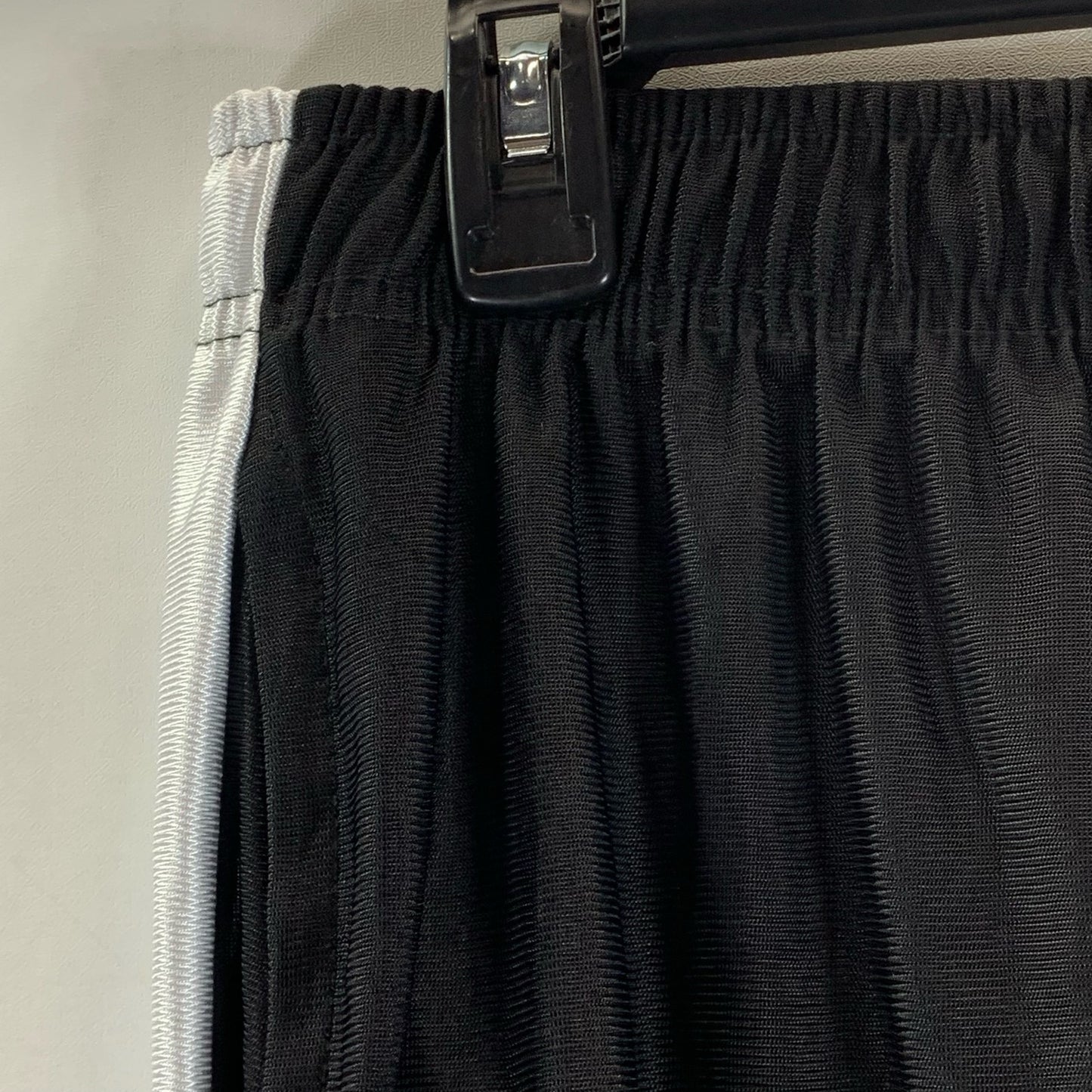 CHAMPION Men's Black/White Elastic Waist Pull-On Basketball Shorts SZ XL