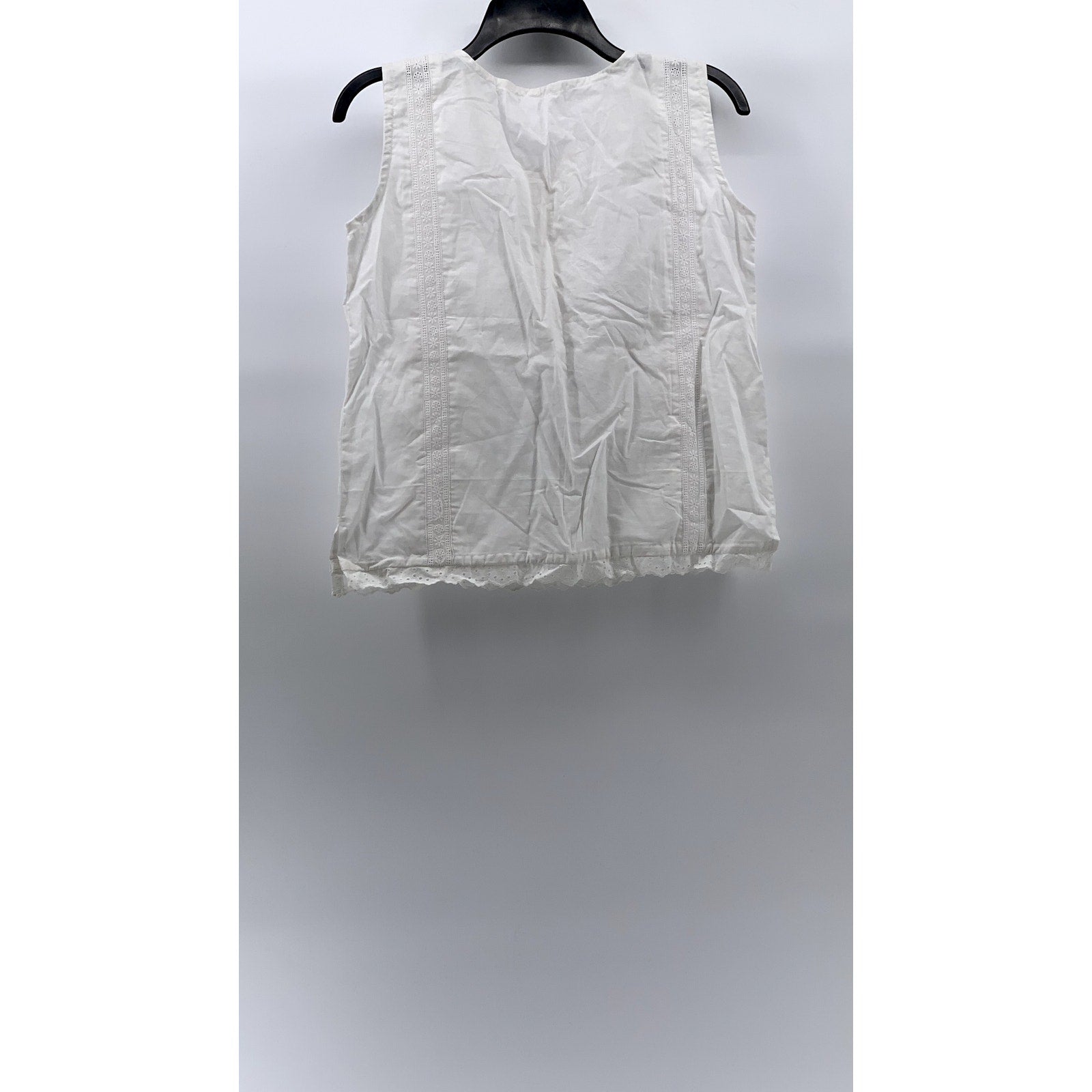 UNBRANDED Women's White Crewneck Sleeveless Eyelet Floral Trim Top SZ S