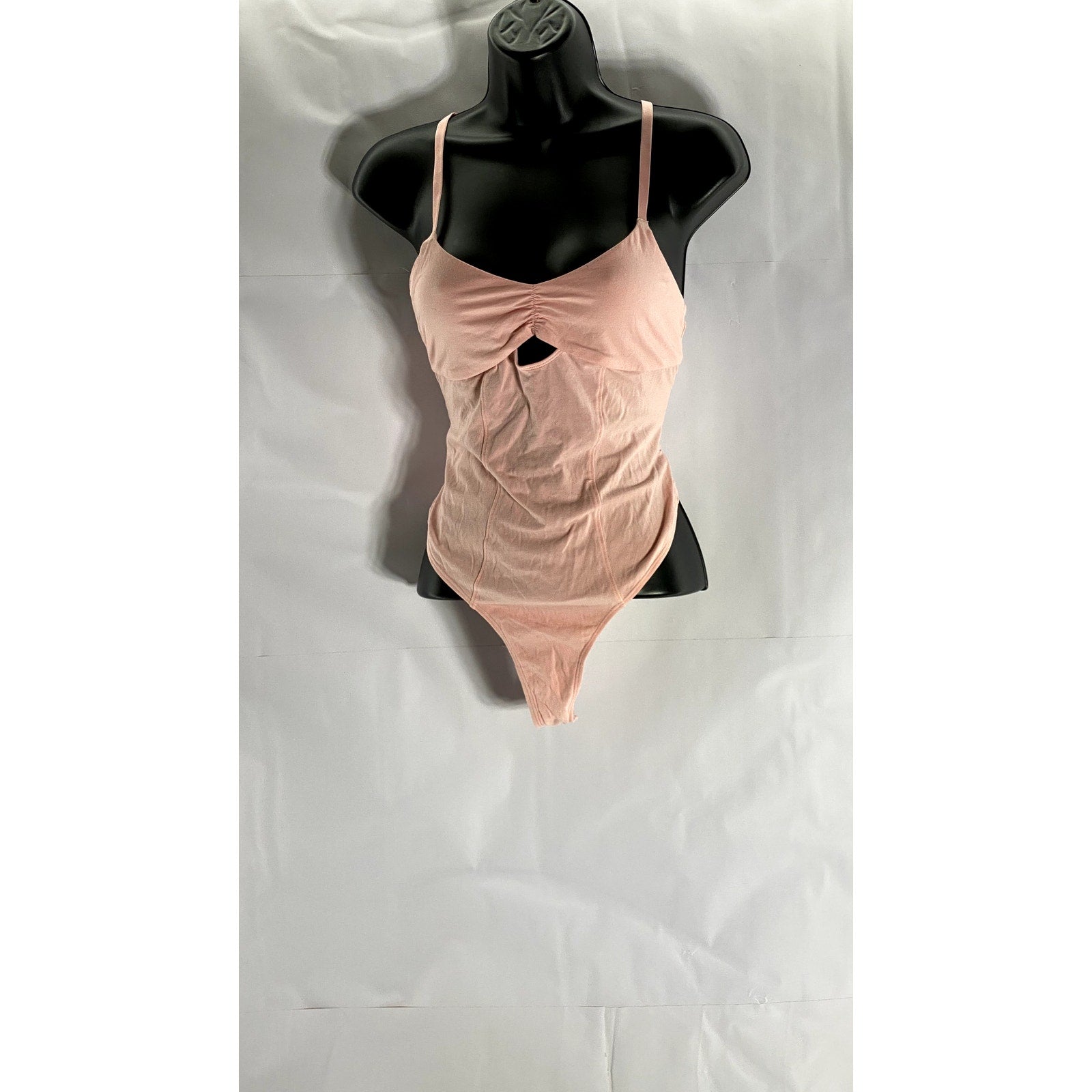 COLSIE Women's Pink Cutout Back Seamless Cross-Back Keyhole Thong Bodysuit SZ M