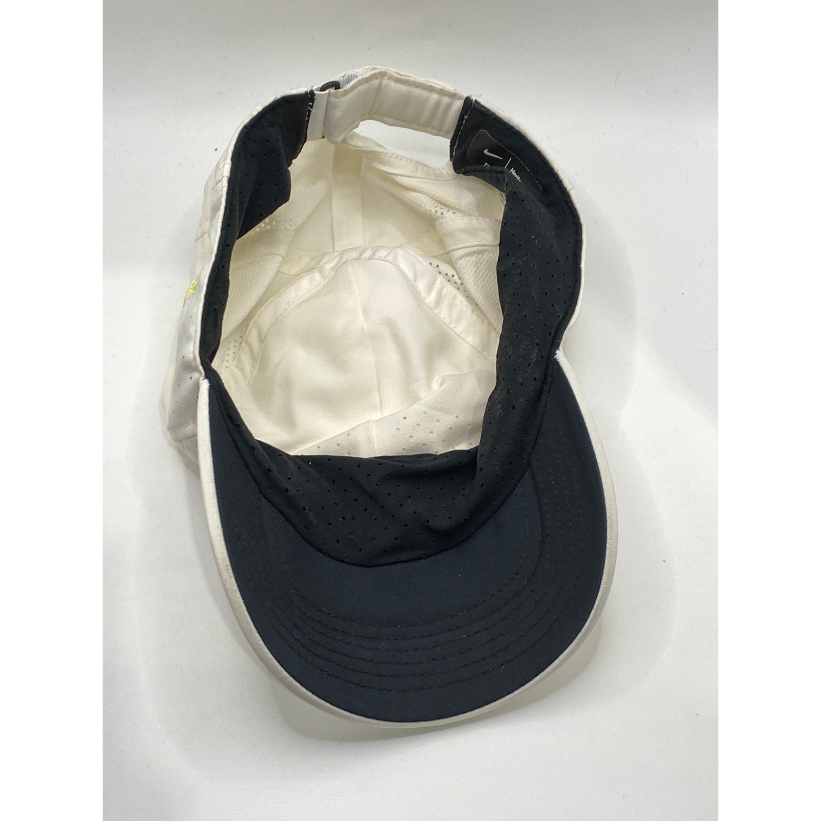 NIKE Men's White Dri-Fit ADV Heritage 86 Perforated Hat SZ OS