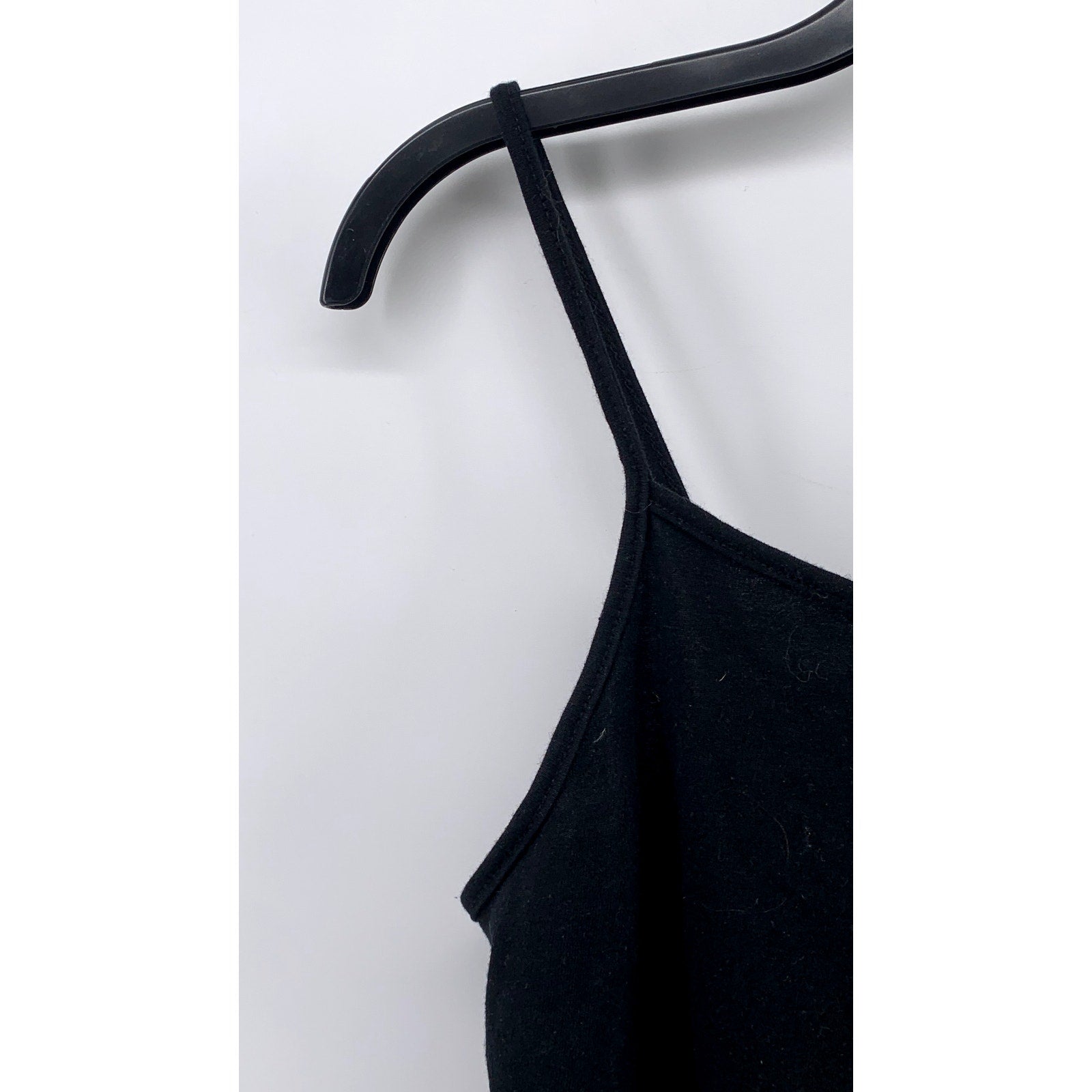 WILD FABLE Women's Black Solid Scoop-Neck Spaghetti Strap Cropped Tank Top SZ S