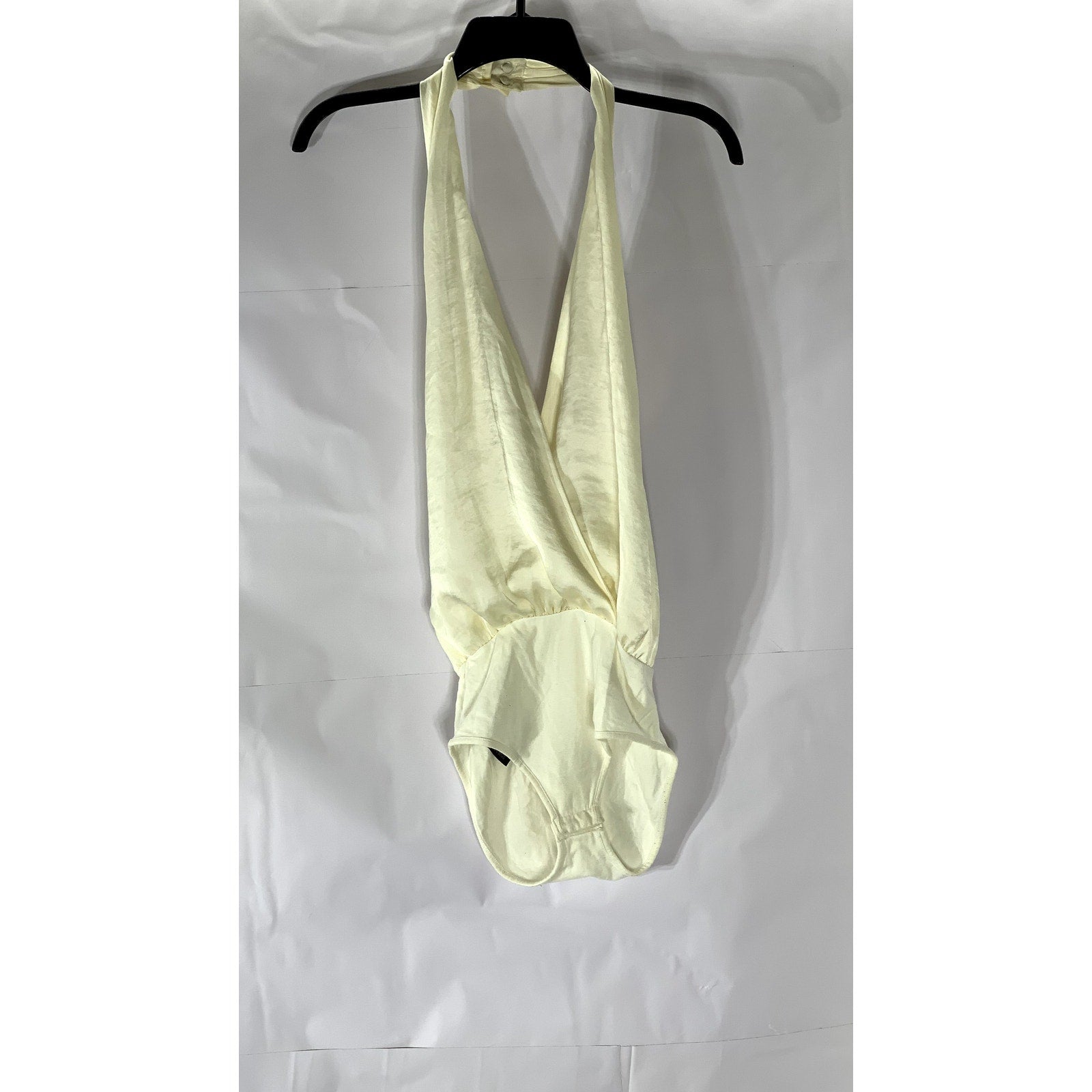OUT FROM UNDER Women's Cream Surplice V-Neck Sleeveless Halter Bodysuit SZ M