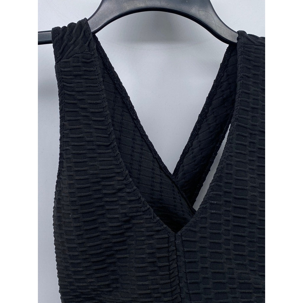 FOREVER 21 Women's Blac Textured V-Neck Cross Back Cropped Top SZ M