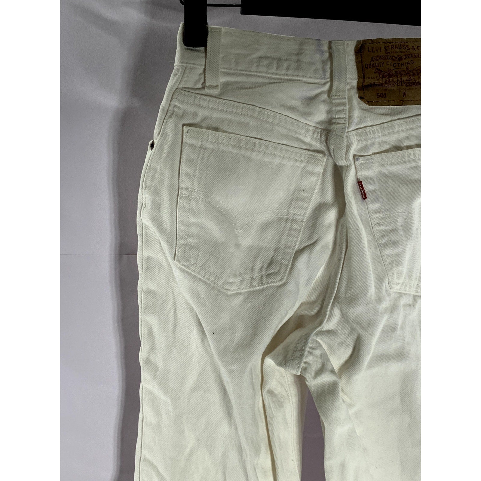 LEVI'S Women's White Vintage 501 Short Slim-Leg Button-Fly Five-Pocket Jean SZ23