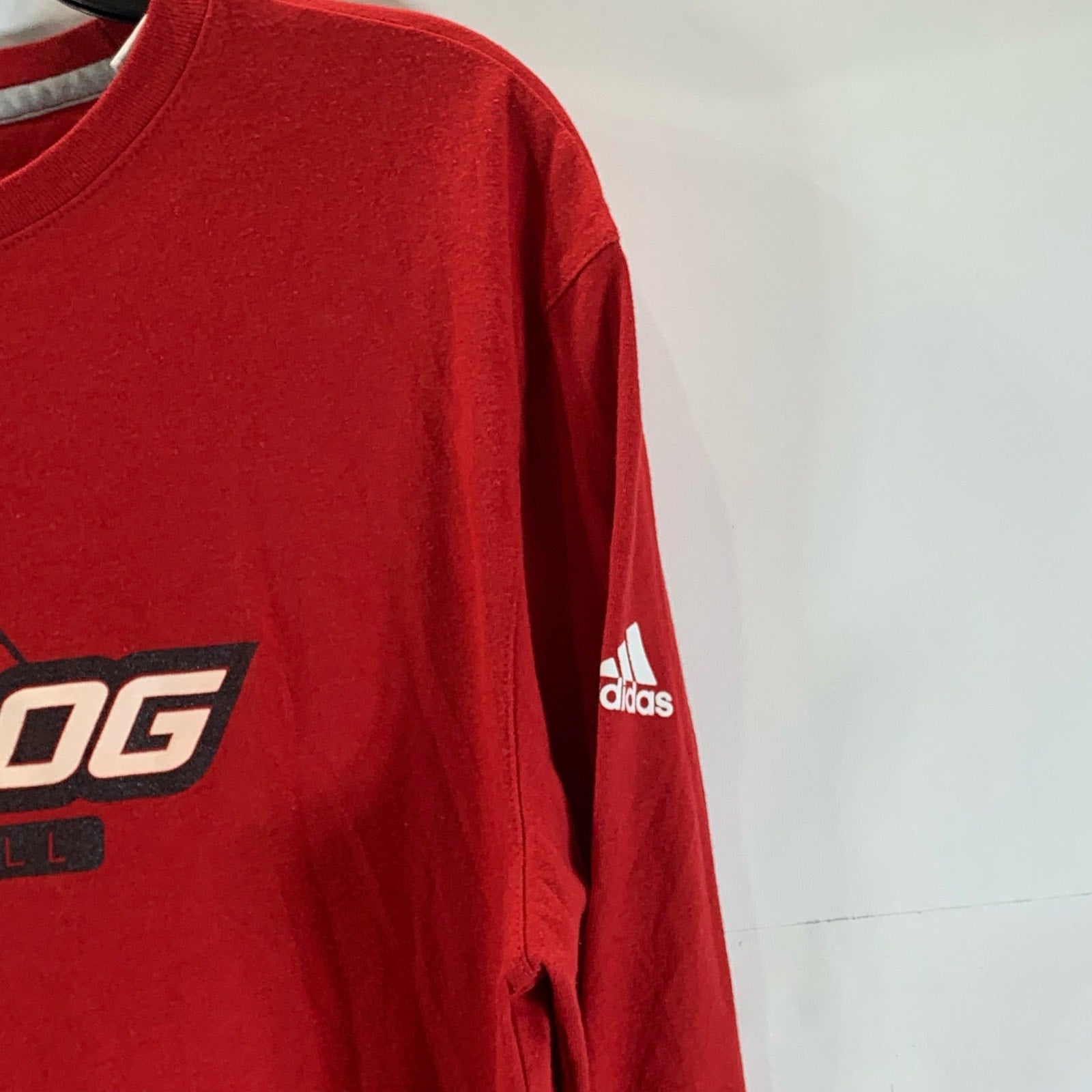 ADIDAS Men's Red Bulldog Basketball Crewneck Long Sleeve The-Go-To T-Shirt SZ L
