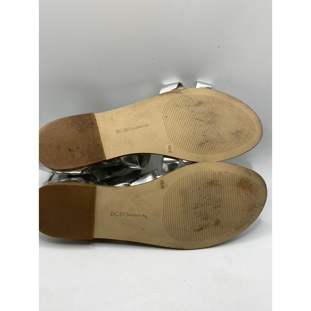 BCBGENERATION Women's Silver Metallic Sylivia Strappy Open-Toe Flat Sandals SZ10