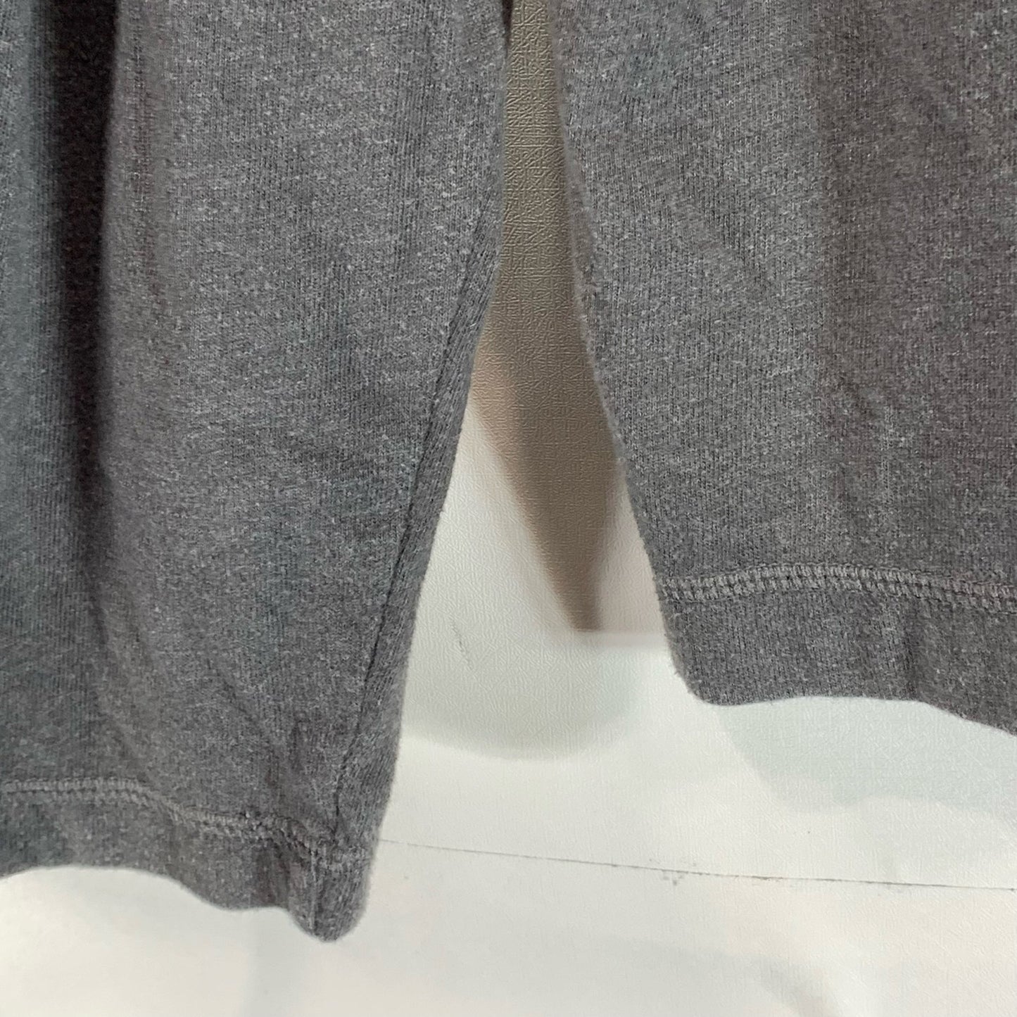 REEBOK Men's Gray Hooded Pullover Lightweight Long Sleeve Shirt SZ S