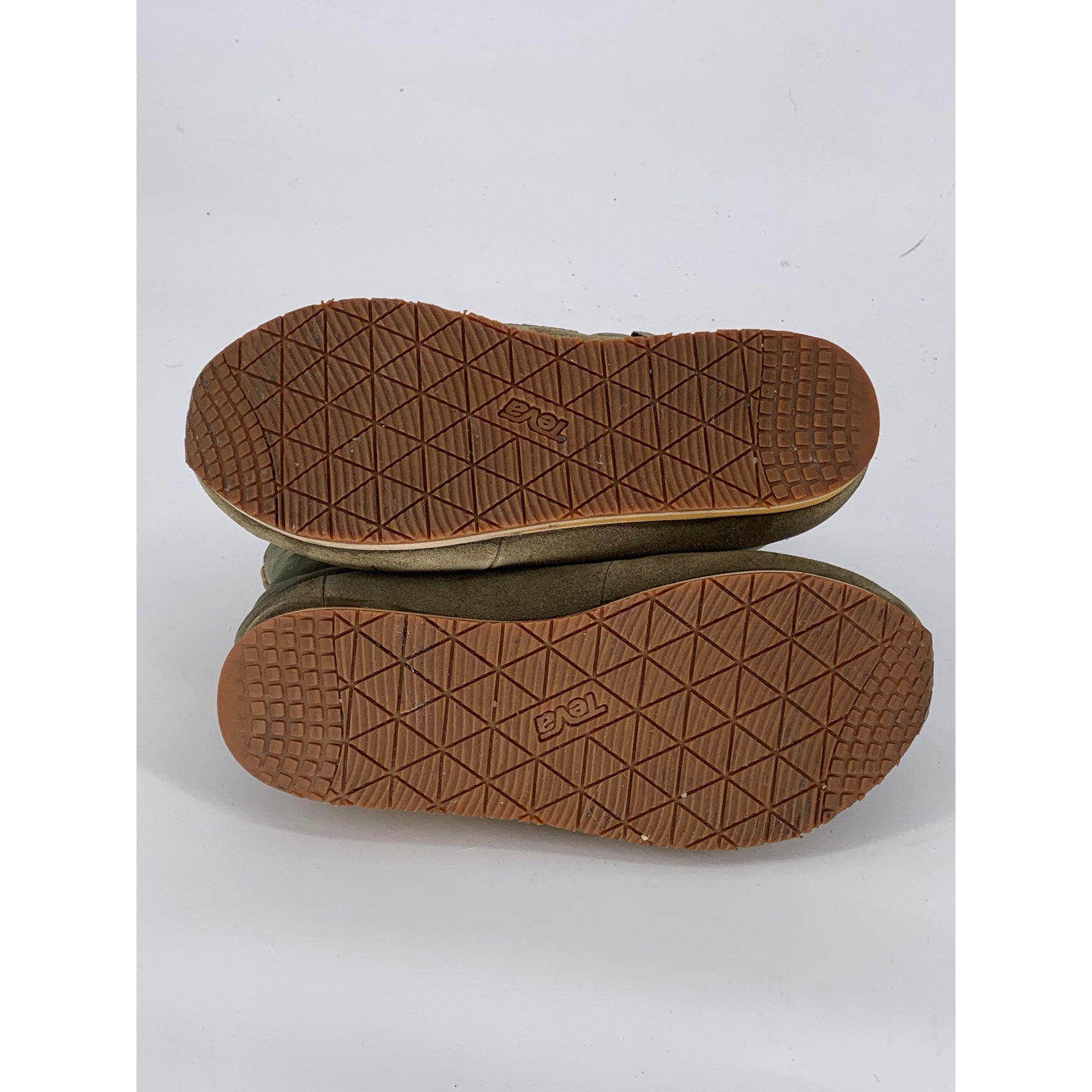 TEVA Women's Olive Green Puffer Mid Pull-On Boots SZ 8