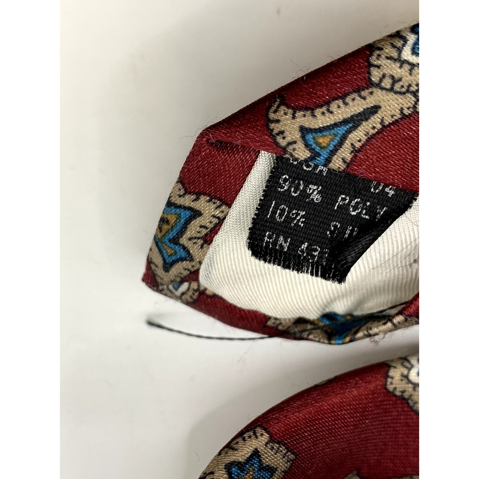 GEOFFREY BEENE Men's Vintage Burgundy Paisley Print Polyester Blend Tie