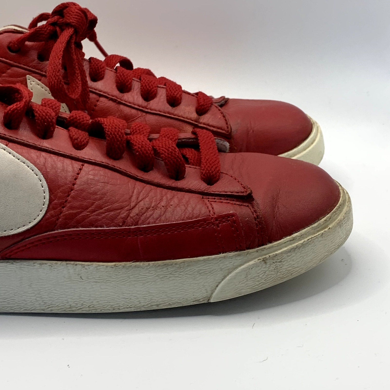 NIKE Women's Burgundy/White Blazer Low-Top Lace-Up Sneakers SZ 7.5