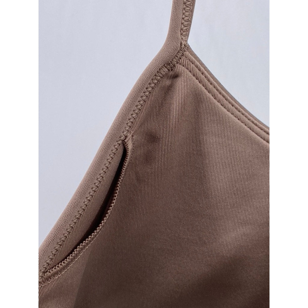 ALO Women's Gravel Tan Scoop-Neck Cross-Back Airlift Intrigue Bra SZ S