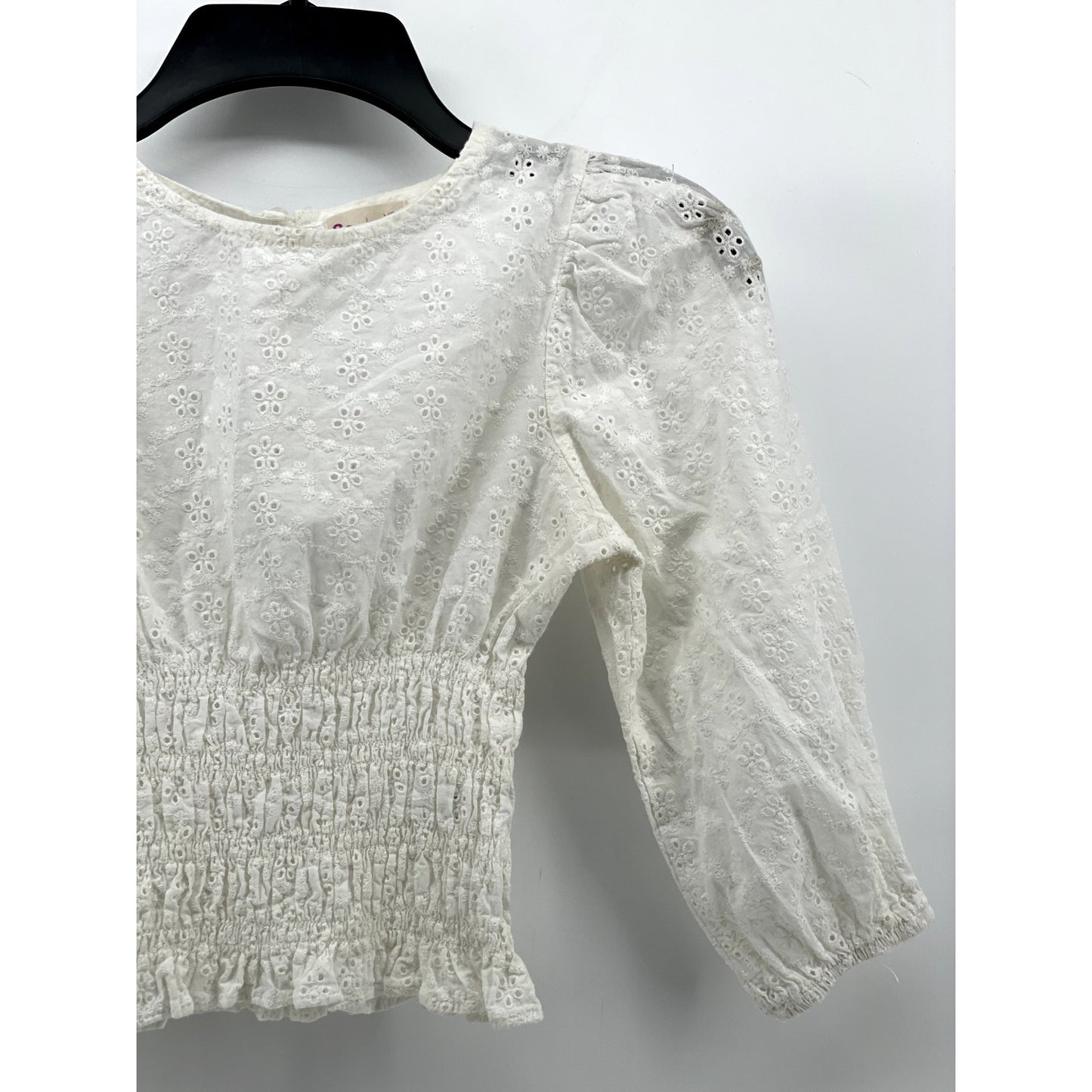 SO Women's White Floral Eyelet Smocked Crewneck Long Sleeve Cropped Top SZ XS