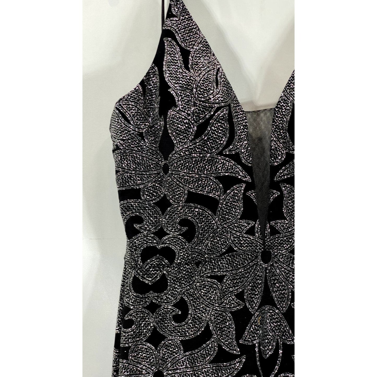 B&A By BETSY & ADAM Women's Black/Gunmetal Glitter-Print Mesh V-Neck Gown SZ 14