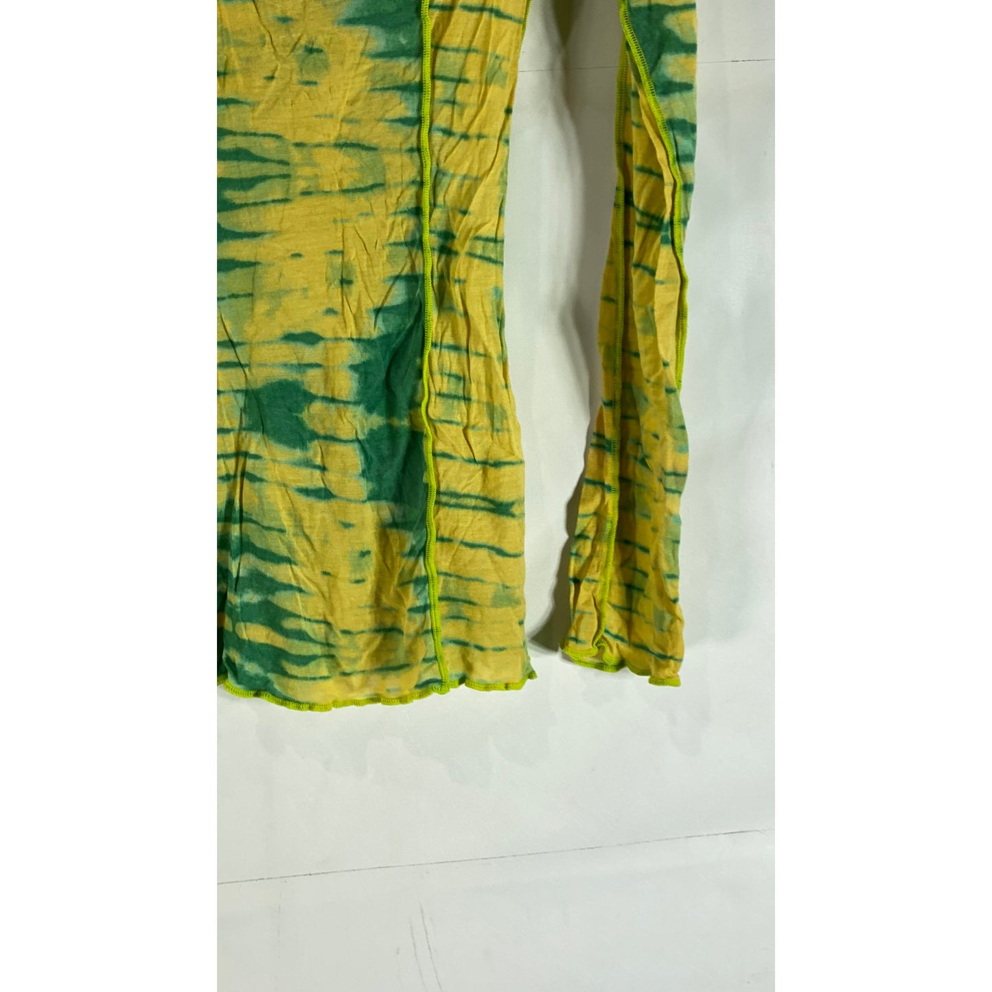 Aritzia WILFRED FREE Women's Green/Yellow Orbit Tie-Dye Print Turtleneck Top SZM